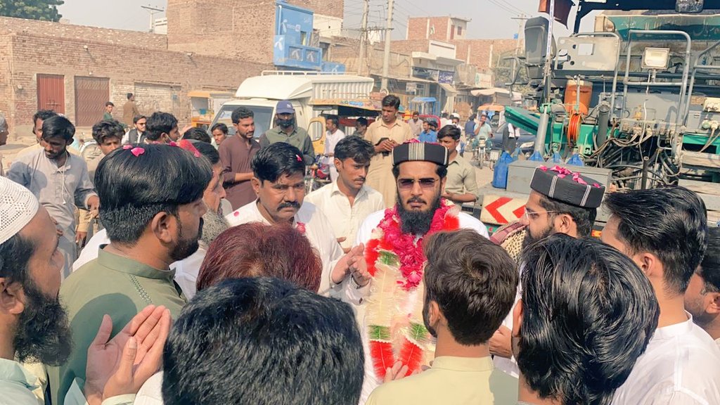 moavia_official's tweet photo. الحمدللہ ، جھنگ سرگودھا روڈ پر اسفالٹ کا کام شروع کر دیا گیا۔۔۔
27-10-2022
#ExploreJhang
#PP126
#JhangDevelopmentProgram https://t.co/Ddnh1pnC1P