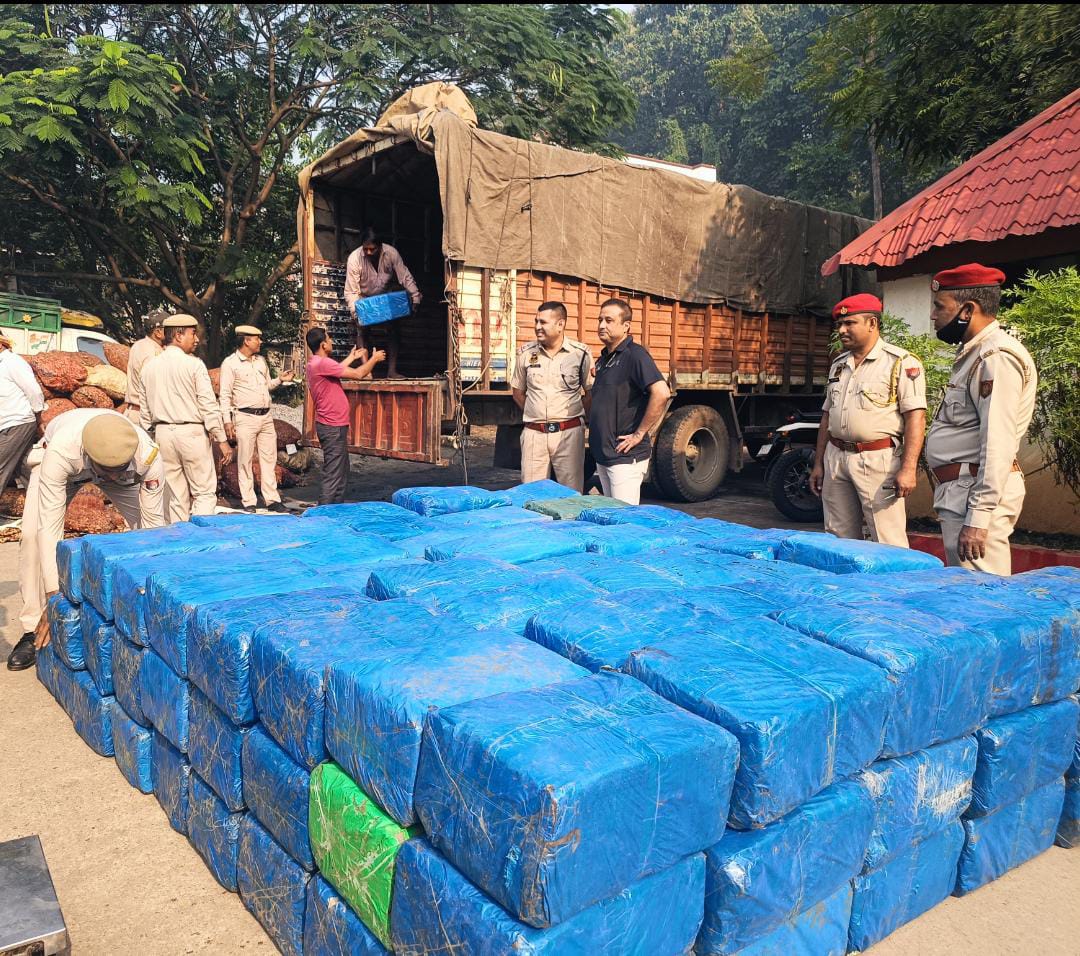 assampolice's tweet photo. To whomsoever it may concern. 

So, here's the thing - we’ve zapped another huge pile of what surely looks &amp; feels like Manipuri Ganja, around 2500 kg. 

If this belongs to you, don't worry, it's in the safe hands of @GuwahatiPol. 

Just give them a call to claim it. https://t.co/WIElTsxXxE