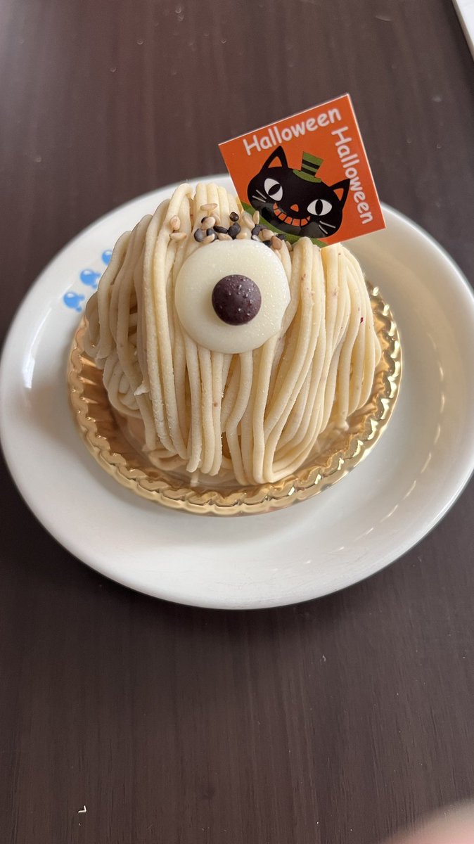 yumiamn's tweet photo. #ボンシック
#bonchic のさつまいも🍠のモンブラン🧁をいただきました😋
よく見たら #ハロウィン のオバケ👻可愛いです❤️
夕方からの仕事頑張ります✏️ https://t.co/0tlc1GcZRw