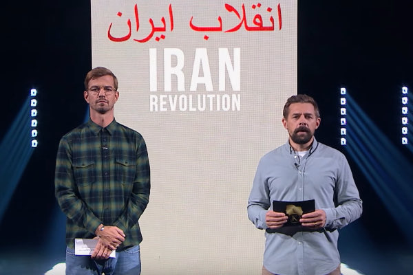 Gestern Abend haben Joko & Klaas ihre Instagram-Accounts zwei iranischen Aktivist*innen geschenkt – „und zwar für immer.“ „Das einzige, was Iraner*innen zumindest etwas davor schützt, nicht getötet zu werden, ist die globale Aufmerksamkeit.“