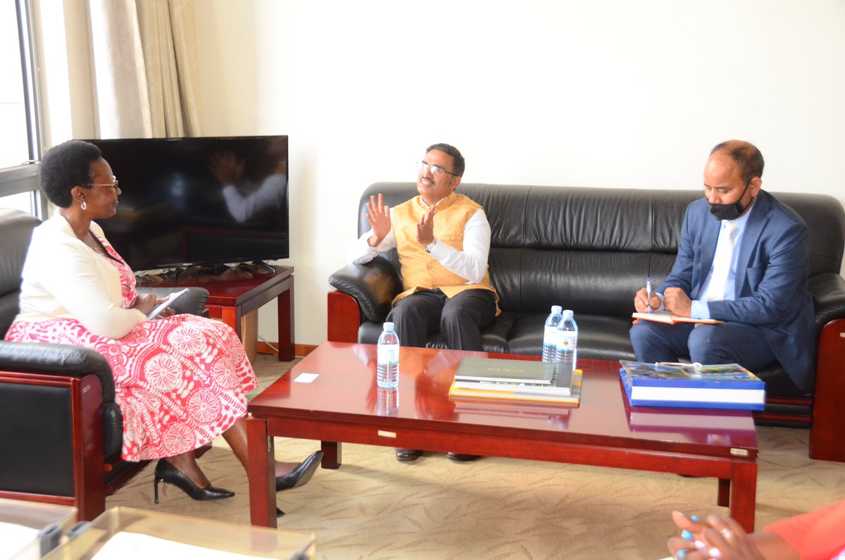 India in Uganda (@indiainuganda) on Twitter photo High Commissioner <a href="/Ajay1801/">Ajay Kumar IFS</a> called on Hon. <a href="/KaboyoAlice/">Alice Kaboyo</a>, Minister of State for Luwero-Rwenzori Triangle (Office of the Prime Minister) of the Republic of Uganda, and discussed areas of mutual interest and various bilateral matters.
<a href="/MEAIndia/">Randhir Jaiswal</a> <a href="/IndianDiplomacy/">Indian Diplomacy</a> High Commissioner <a href="/Ajay1801/">Ajay Kumar IFS</a> called on Hon. <a href="/KaboyoAlice/">Alice Kaboyo</a>, Minister of State for Luwero-Rwenzori Triangle (Office of the Prime Minister) of the Republic of Uganda, and discussed areas of mutual interest and various bilateral matters.
<a href="/MEAIndia/">Randhir Jaiswal</a> <a href="/IndianDiplomacy/">Indian Diplomacy</a>