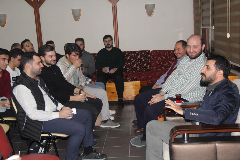 Bu hafta dördüncüsünü düzenlediğimiz "Akşam Çayı" programımızın konuğu Yeni Şafak Dijital Yazı İşleri Müdürü, Gazeteci @ersinceliq Beyefendiydi.

Hoş sohbetlerinden dolayı abimize teşekkür ederiz.