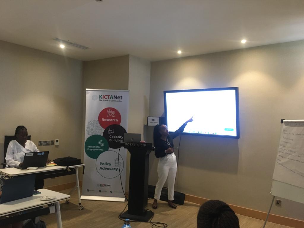 KICTANet's tweet photo. Ongoing discussion on women's privacy and data protection at the Training of Trainers (TOT). @mercykingori11 is taking participants through Data Protection Principles.
@DTC_Kenya @EUinKenya @giz_gmbh
#DataPrivacy4women https://t.co/3mT4yGUHBi