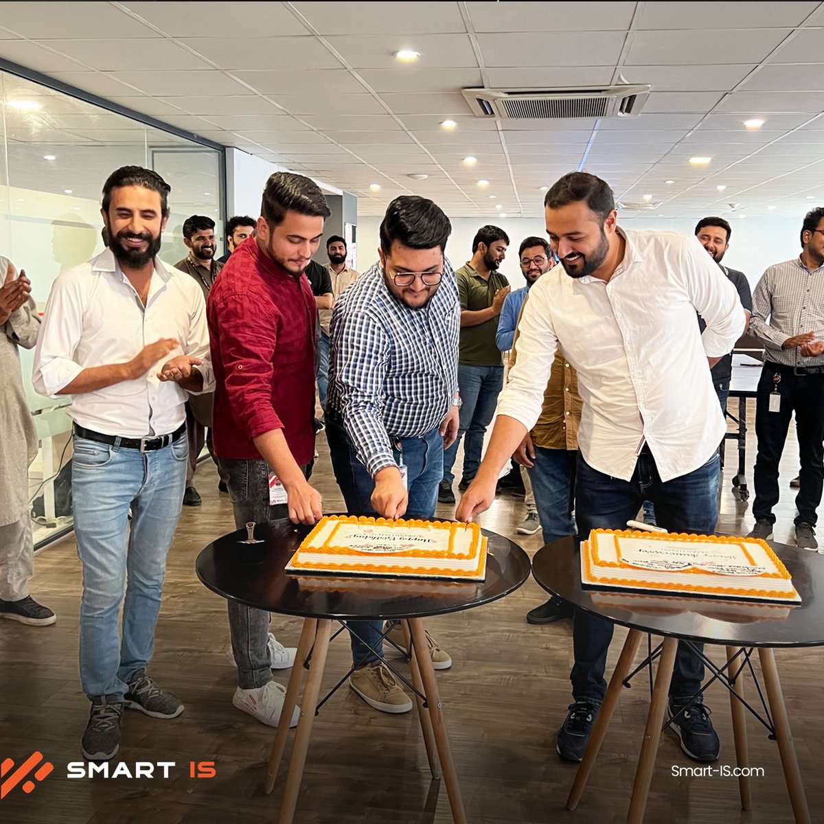 SmartISIntl's tweet photo. Birthdays and Anniversaries celebration at Smart IS.
#SmartIsIntl #birthdaycelebration #birthday #workanniversary #anniversary #years https://t.co/t9WQGENJoc