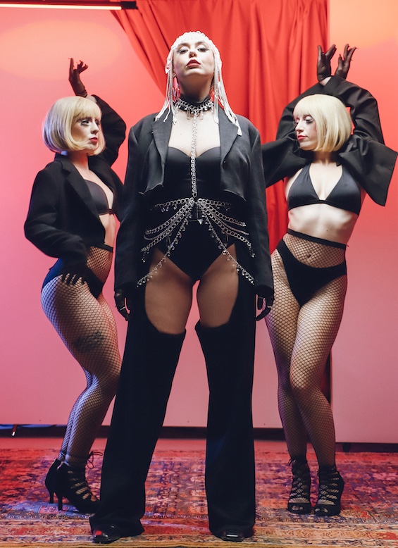 ttapaldizkaria's tweet photo. Generoa, 'underground' musika eta 'bondage'-a ditu inspirazio iturri @darrk_____ proiektuak! Ez galdu bihar Darrk komunitatearen inguruko erreportajea! @ttapaldizkaria #darrk https://t.co/N5WsnRxNBJ