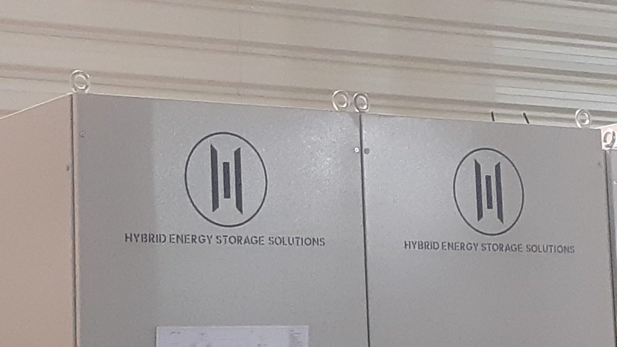 🔊<a href="/apuntnoticies/">À Punt NTC</a> se hace eco de la #tecnología desarrollada por <a href="/HESS_Solutions/">Hybrid Energy Storage Solutions</a> para almacenar #energía renovable y transferirla a la red eléctrica, lo cual supone un #ahorroenergético. Para ello tiene a disposición el laboratorio en <a href="/itenergia/">ITE</a>
👉cutt.ly/0NgAXIq