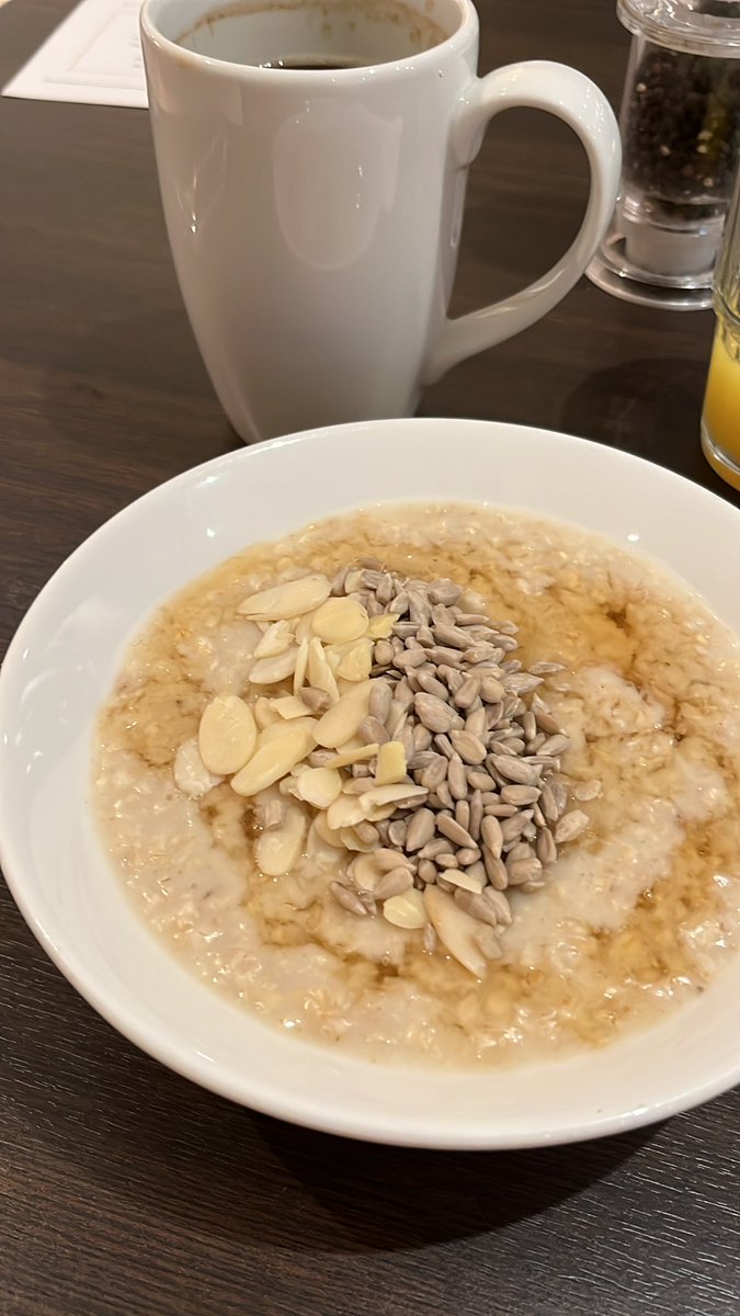 Can't help it but I love it😋 Porridge and strong black coffee for breakfast 🥰and some organge juice☺️