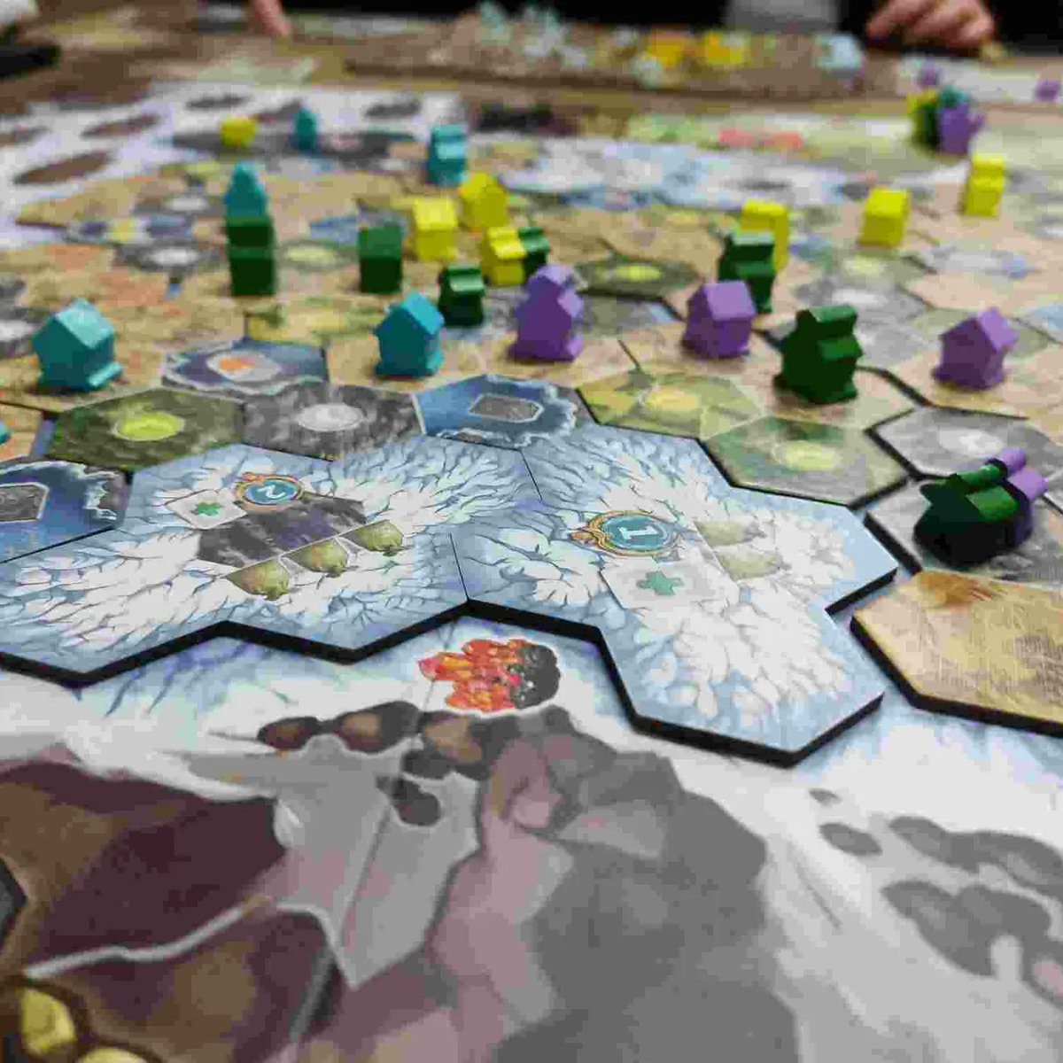 Raxar_'s tweet photo. Segunda partida en @DA2juegos a Revive, uno de los juegos destacados de #essen22 y para mi con todo merecimiento, lo he jugado esta vez a cuatro y me ha gustado incluso más que la primera @ryoga121
#juegosdemesa #boardgames #revive #juegazo #combos #exploracion #bgg https://t.co/KHjQkhDRmG