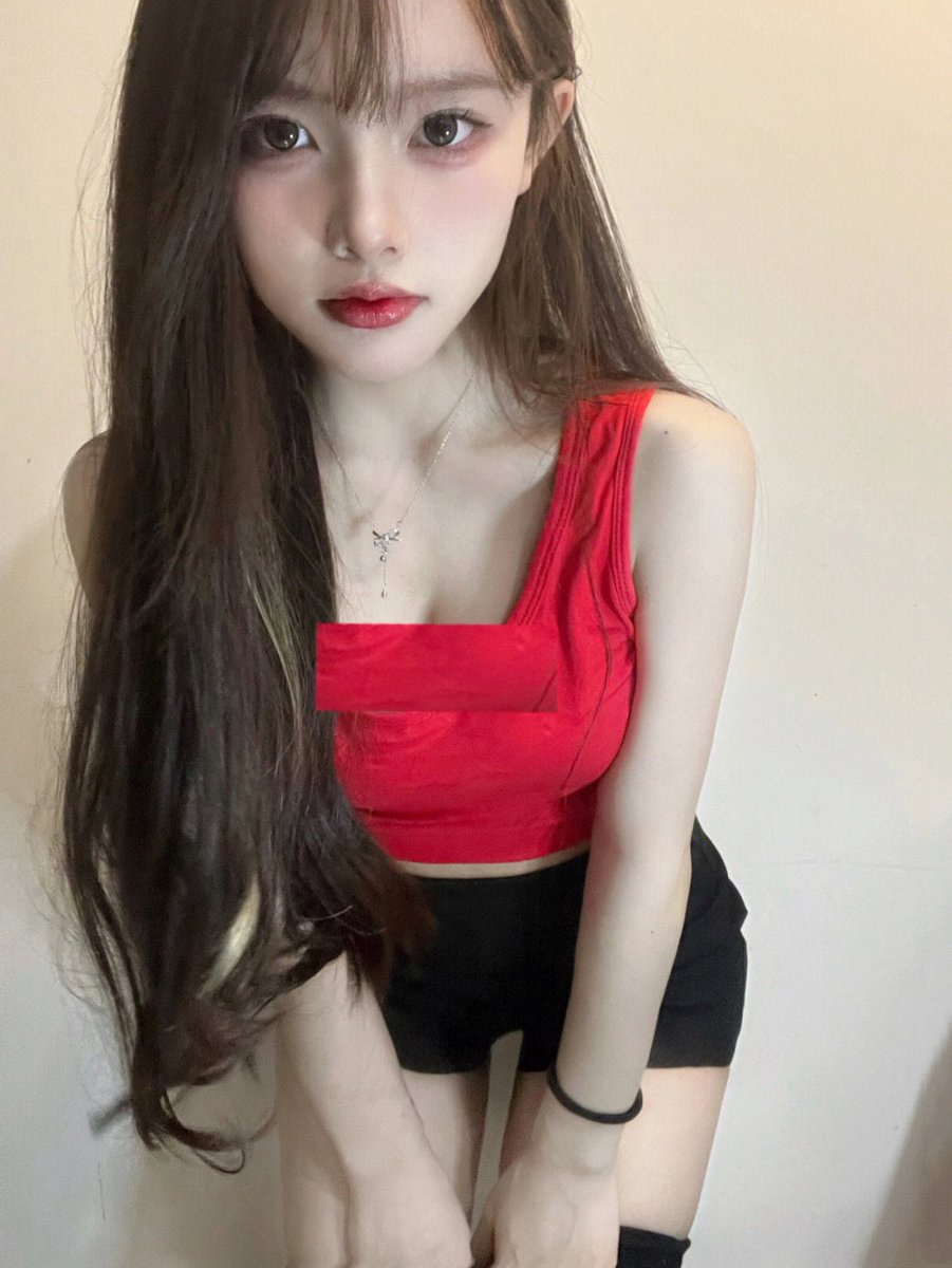 上了姐姐的床，明天走路要扶墙 https://t.co/dEHHGhW26s