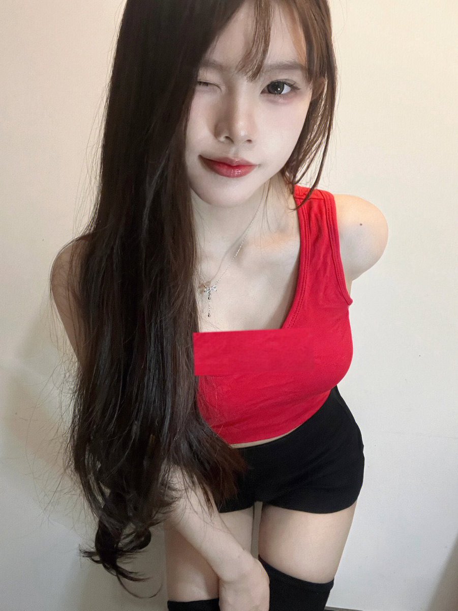 上了姐姐的床，明天走路要扶墙 https://t.co/dEHHGhW26s