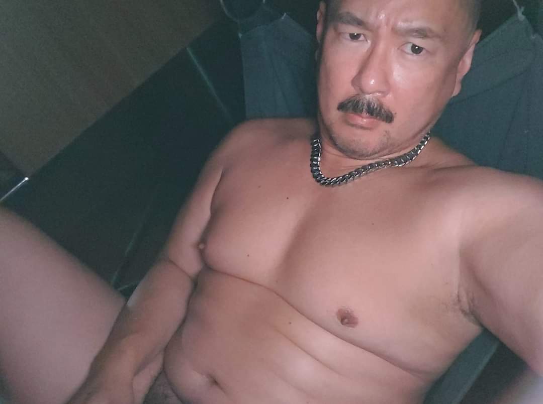 Heymrbear1's tweet photo. Hot daddy https://t.co/hiJ4iySr4t
