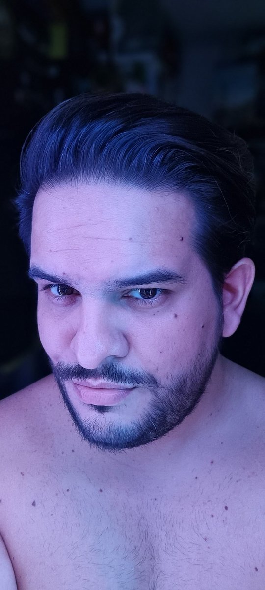 RagnaDesign's tweet photo. Buenos dias amiguis de Twitter, solo vengo a contaros por aquí que me he cortado el pelo, no le interesa a nadie, lo sé, pero ¿¡y lo guapo que estoy que!? #CambioDeLook #CortarPorLoSano #Changes #EgoTime https://t.co/Zmev4FIVOj