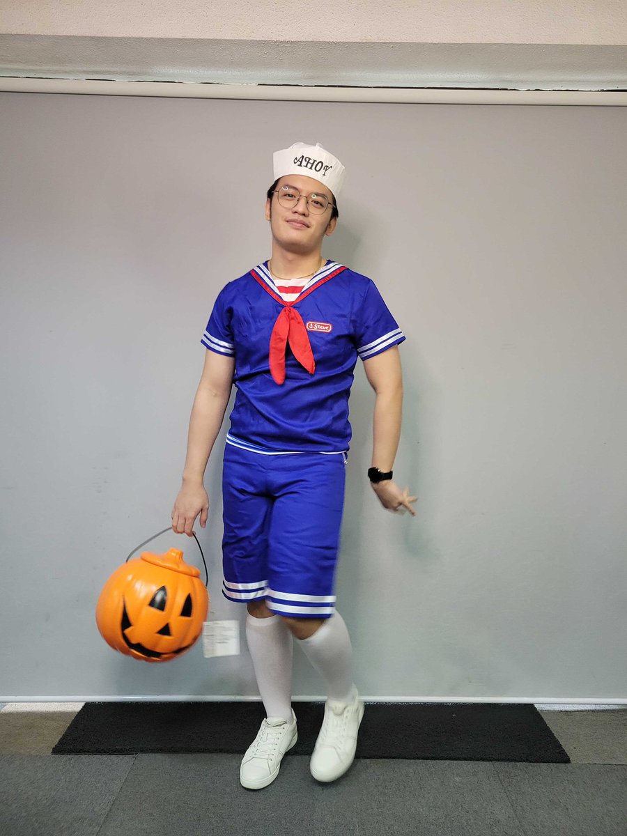 KazrenGo's tweet photo. Halloween 2022! Serving Steve from Stranger Things and Beyonce: Homecoming https://t.co/sAmVPGyZKT