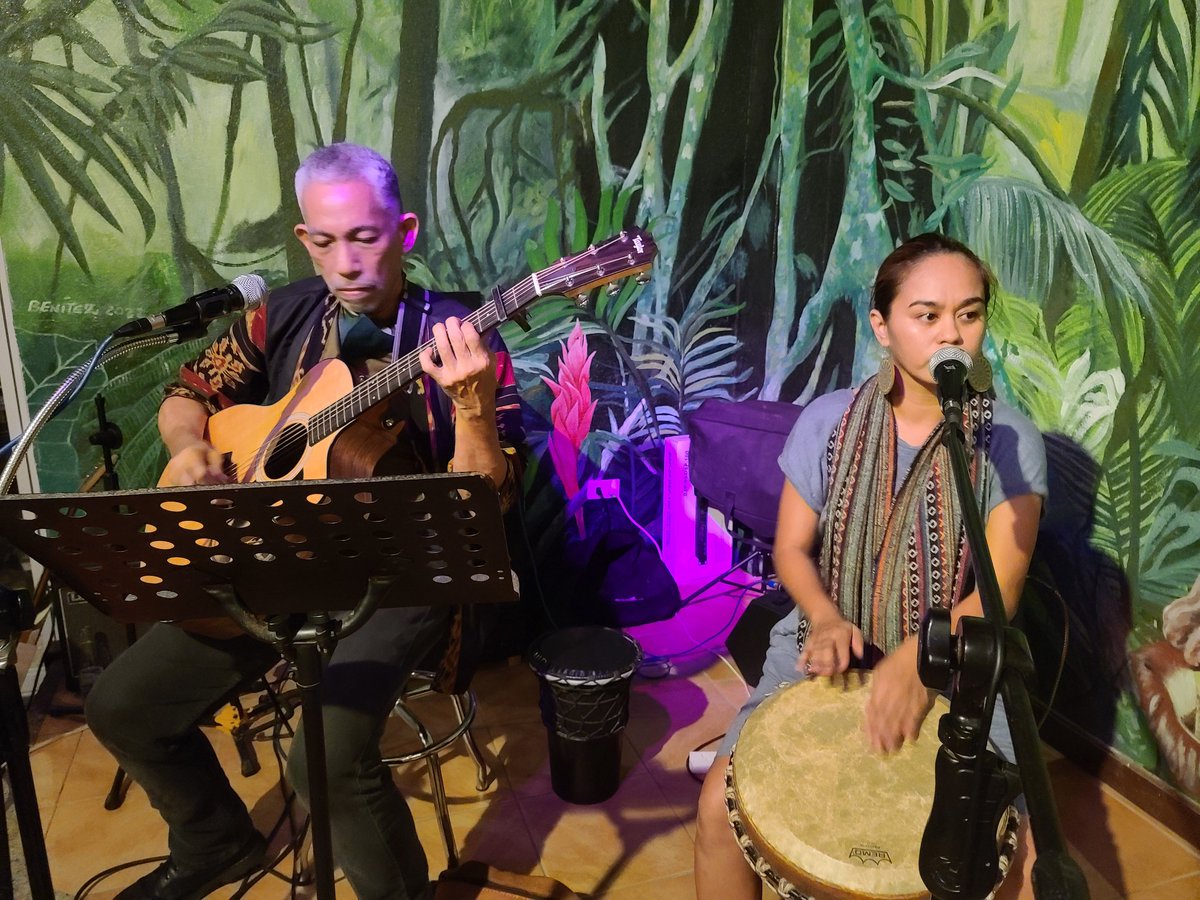 After 7 years, #Artcafe is lucky to get re-visited by <a href="/JoeyAyala/">Joey Ayala</a> a day before his concert here in El Nido at Kuridas Bar. WATCH TONIGHT! 8PM <a href="/elnidotourism/">El Nido Tourism</a>