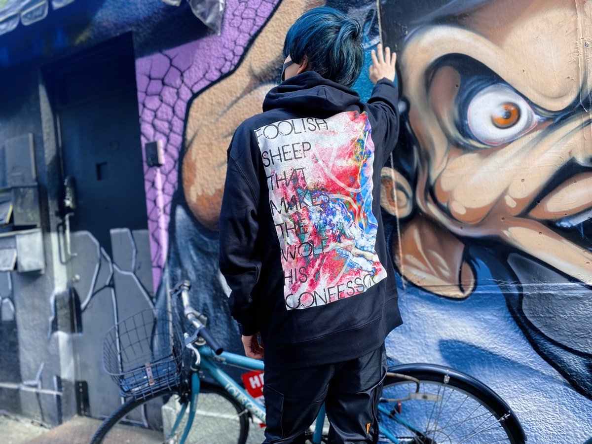 BRATS×ゲキクロ×AFFECTER コラボアイテム
メンズ着用写真公開！

身長171cm、XLサイズ着用で画像のようなサイズ感となります。
詳しいサイズ表は商品ページに記載がありますのでお手持ちのアイテムと比べてご検討ください！
shop.gekirock.com/products/detai…

10月31日17:59予約締切！！