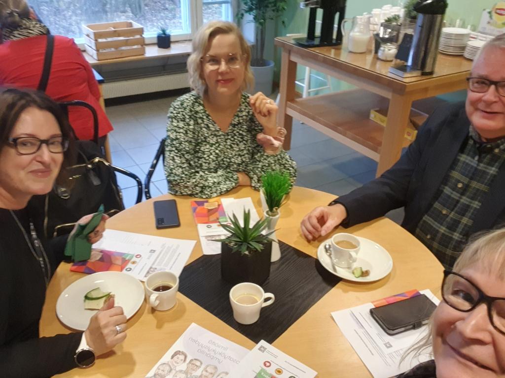 Iloisia kohtaamisia mutta #pitkäaikaistyöttömät tilanne meitä huolestuttaa. #palkkatukiuudistus #kuntouttavatyö #Järjestöt merkittävä toimija tässä! <a href="/JJoutsiluoma/">Jaana Joutsiluoma</a> <a href="/HerralaJaakko/">Jaakko Herrala</a> #SoileKuitunen @pksotu <a href="/SOSTE10/">SOSTE Suomen sosiaali ja terveys ry</a> <a href="/PirjoMyyry/">Pirjo Myyry</a> <a href="/TEM_uutiset/">TEM</a> <a href="/TuulaHaatainen/">Tuula Haatainen</a> <a href="/HSarkkinen/">Hanna Sarkkinen</a> <a href="/SaariJuho/">Juho Saari</a>