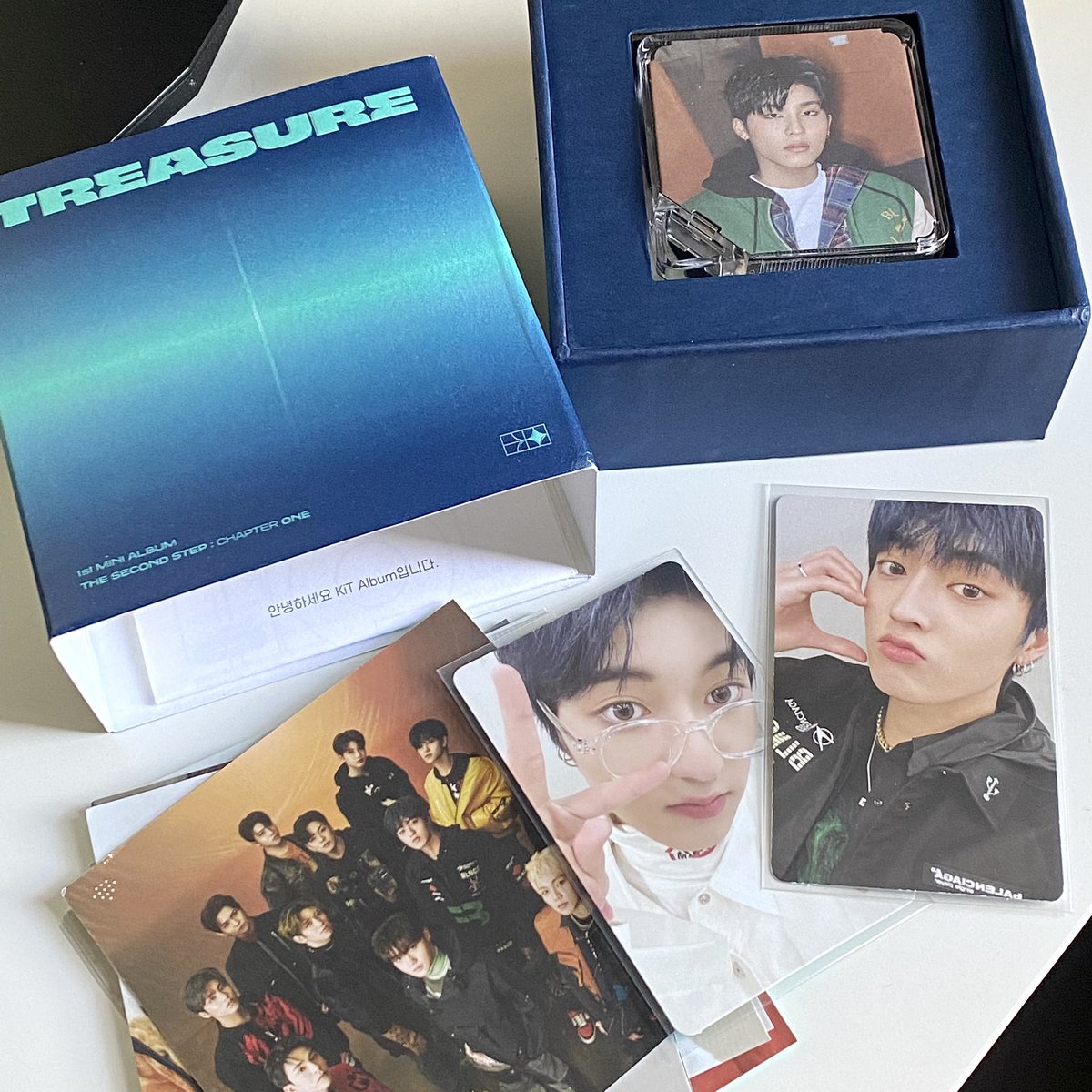 louvmails's tweet photo. 🧺 #louvmarket .ᐟ

wts lfb ph , help rt ! 
⊹ TSS: ch1 kit ( complete inclusions )

— ₱1000, ₱900 payo
mine / dm
payo / 5 days

rcbyt : https://t.co/ytNUlKz7qH

t. treasure photocards pc haruto heart cheek specs jeongwoo chapter one the second step hajeongwoo hjw https://t.co/AG5uVcrtIw