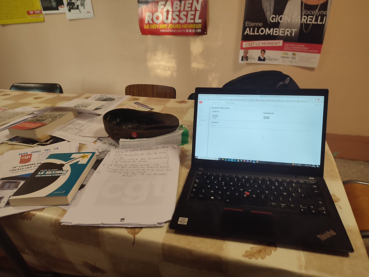 EtienneUn's tweet photo. C'est parti pour une matinée de grève, au local du PCF Beaujolais pour travailler sur l'orga de la section et en vue de la préparation du congrès du @PCF en 2023.
#PCF #militant #redisnotdead #greve https://t.co/9g1pDcIyJz