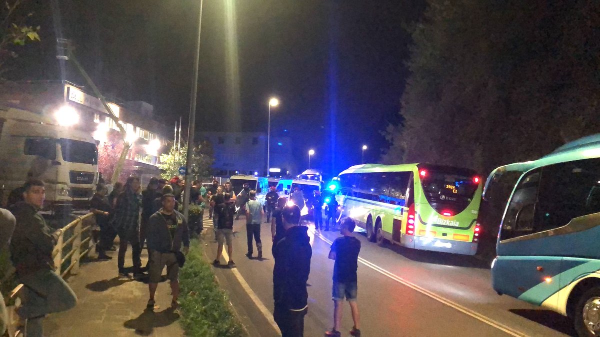 LABsindikatua's tweet image. Bizkaiko metalgintzako langileak greban daude, hitzarmen duin baten defentsan

Gaur, bihar eta azaroaren 2an irtengo gara kalera, patronalaren arduragabekeriaren ondorioz

Piketeen ostean, manifestazioa egingo dugu Iurretan eguerdian

Aurrean izango gaituzte!