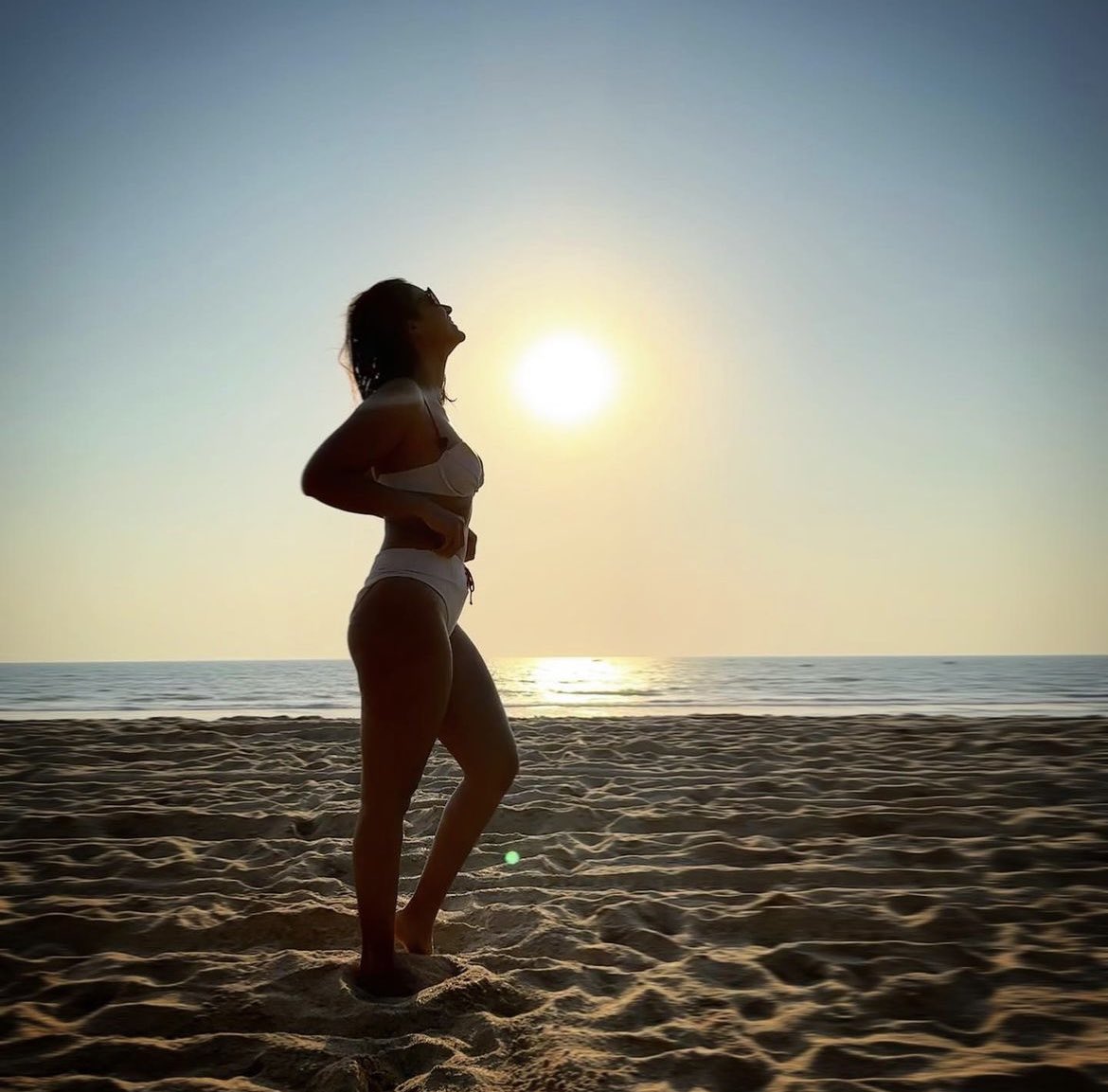 FgDzr7eaAAAfAJR?format=jpg&name=medium