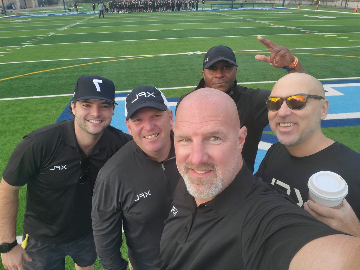 I have been so buried preparing for the upcoming @XFL2023 draft, I forgot to post the crew from San Diego. Thank you @8nicknovak for making the showcaseS a hit!