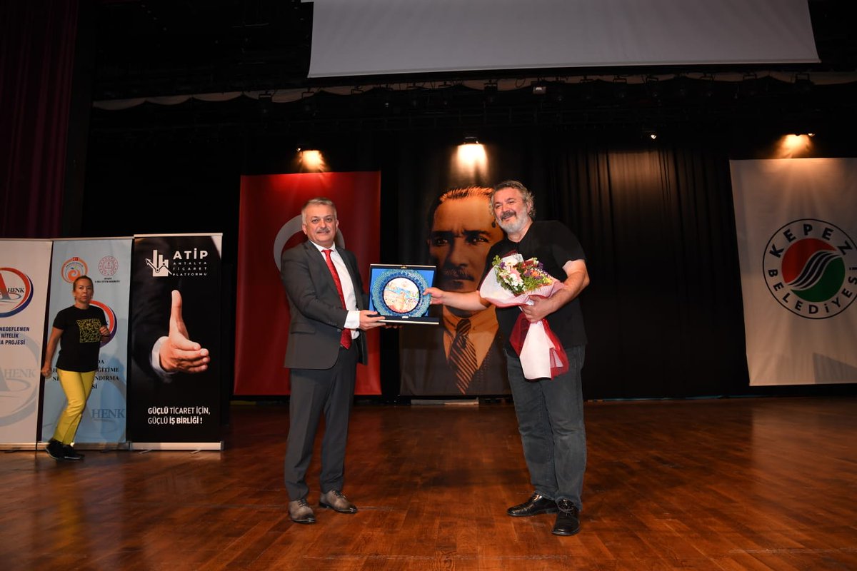 AHENK (@antalyaahenk) on Twitter photo Valimiz Sayın <a href="/ersinyazici1/">Ersin YAZICI</a> ve İl Müdürümüz Sayın <a href="/emre_caliskan/">Emre Çalışkan</a>, #Ahenk Projemiz kapsamında düzenlenen sanatçı Müfit Can Saçıntı'nın "Başarı Aceleye Gelmez" konulu söyleşi programıyla öğrencilerimiz ile bir araya geldi.
@antalyavalilik
<a href="/antalyamem07/">Antalya İl Millî Eğitim Müdürlüğü</a> Valimiz Sayın <a href="/ersinyazici1/">Ersin YAZICI</a> ve İl Müdürümüz Sayın <a href="/emre_caliskan/">Emre Çalışkan</a>, #Ahenk Projemiz kapsamında düzenlenen sanatçı Müfit Can Saçıntı'nın "Başarı Aceleye Gelmez" konulu söyleşi programıyla öğrencilerimiz ile bir araya geldi.
@antalyavalilik
<a href="/antalyamem07/">Antalya İl Millî Eğitim Müdürlüğü</a>