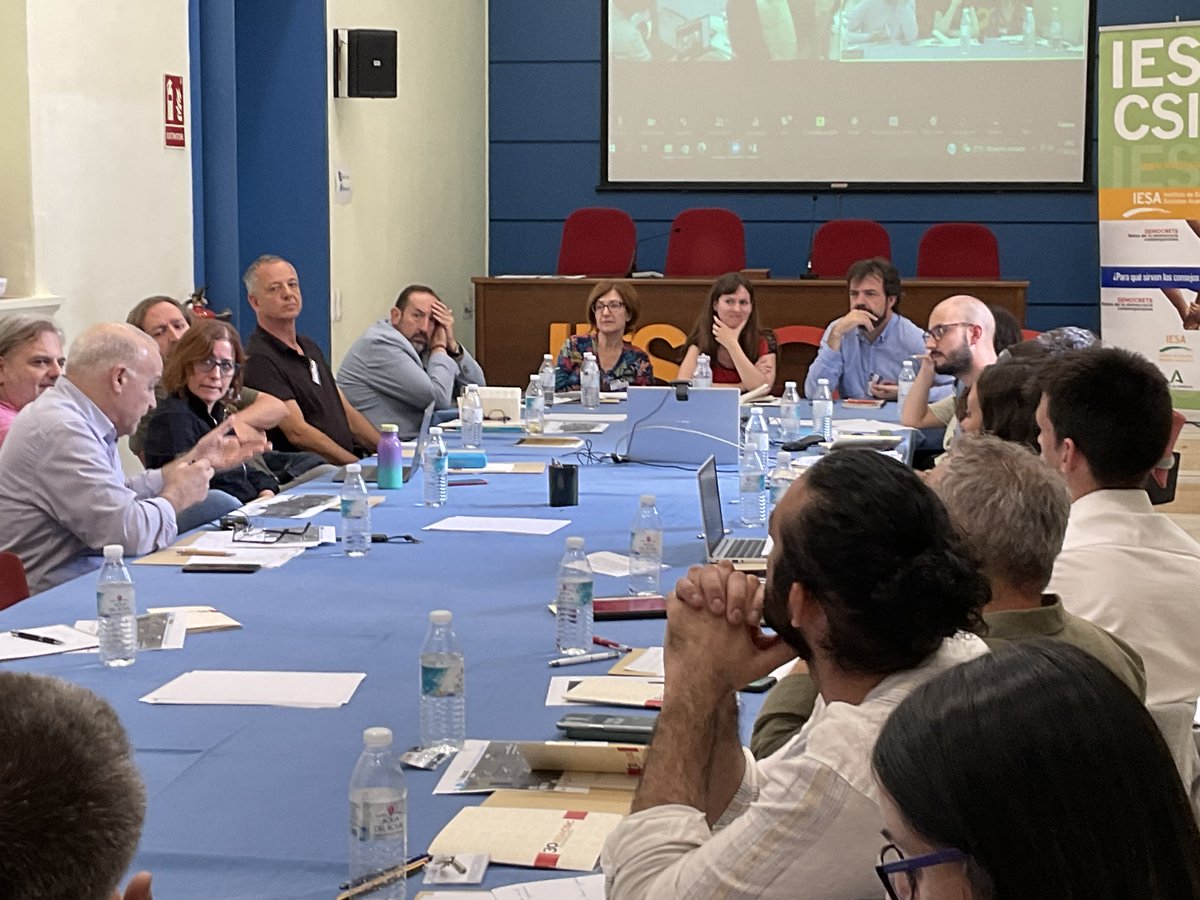 IESA CSIC (@iesa_csic) on Twitter photo Mesa redonda <a href="/iesa_csic/">IESA CSIC</a> en la que participan <a href="/Welpita/">Yanina Welp</a> <a href="/GVAGrad_AHDC/">Albert Hirschman Centre on Democracy</a> <a href="/eganuza/">Ernesto Ganuza</a> del <a href="/IPP_CSIC/">Instituto de Políticas y Bienes Públicos</a> y Patricia García Espín de la <a href="/polisocioUGR/">Facultad CCPP y Sociología UGR</a>
Debate interesante sobre los Consejos #Consultivos y el rol que ocupan, intereses sectoriales, espacios de escucha... #minipublics Mesa redonda <a href="/iesa_csic/">IESA CSIC</a> en la que participan <a href="/Welpita/">Yanina Welp</a> <a href="/GVAGrad_AHDC/">Albert Hirschman Centre on Democracy</a> <a href="/eganuza/">Ernesto Ganuza</a> del <a href="/IPP_CSIC/">Instituto de Políticas y Bienes Públicos</a> y Patricia García Espín de la <a href="/polisocioUGR/">Facultad CCPP y Sociología UGR</a>
Debate interesante sobre los Consejos #Consultivos y el rol que ocupan, intereses sectoriales, espacios de escucha... #minipublics
