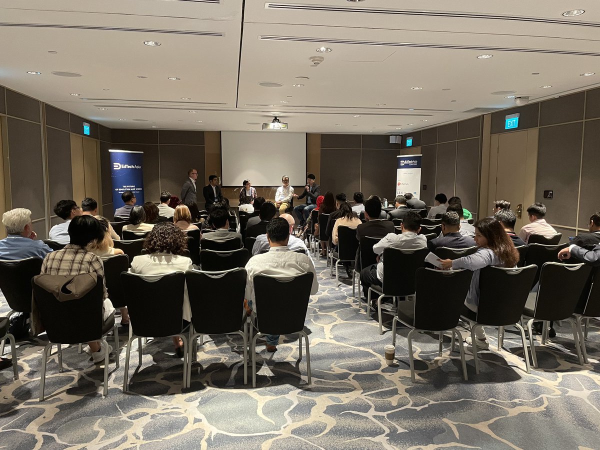 mrkempnz's tweet photo. Had a great day at EdTech Asia! Enjoyed moderating a session on merging online and offline content and sharing the successes of @EduSparkWorld! Didn’t manage to get a picture from our session but really loved the connections and learnings! #edtechasia https://t.co/RELbK5bUls