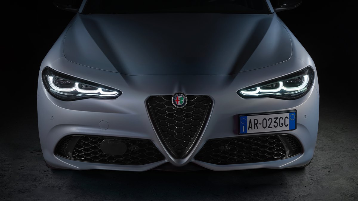 alfa_romeo's tweet photo. The new Alfa Romeo Giulia and Stelvio have just been unveiled: timeless design, timeless emotions. https://t.co/Ku1FBkkpmA #AlfaRomeoGiulia #AlfaRomeoStelvio #AlfaRomeo #JoinTheTribe https://t.co/q8wVzZ7idO
