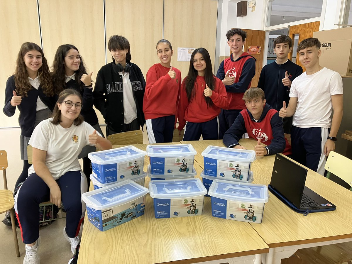 Ya hemos recibido los kits que nos envía <a href="/FundacionEndesa/">Fundación Endesa</a> para el concurso <a href="/RetoTech/">RetoTech</a> !!! Que emoción!!!! Enseguida empezamos a formarnos 👏🏻👏🏻👏🏻👏🏻