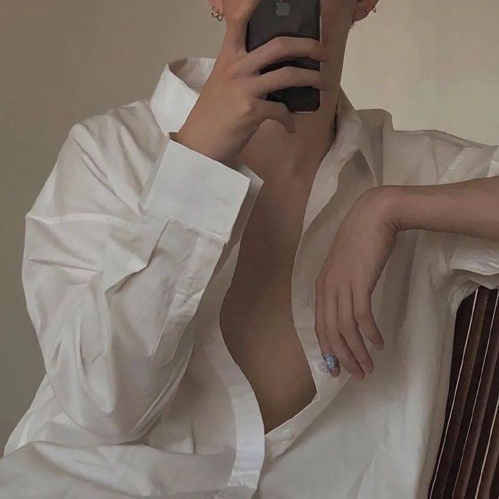 How to lure your alpha back to bed? Just send a simple photo.

e.g.