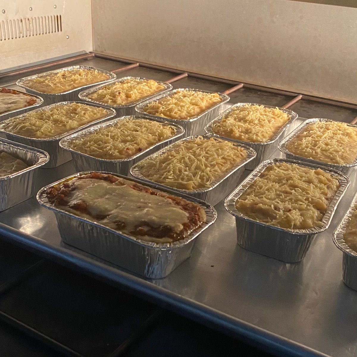 you_r_hendery's tweet photo. OPEN PO NCT127 THE LINK • JAKARTA

✨BEEF LASAGNA✨
13 x 8 cm - Rp. 35.000

✨MACARONI SCHOTEL✨
13 x 8 cm - Rp. 30.000

DAY 2 ONLY‼️‼️

Place your PO now!
👉🏻 bisa langsung dm aku atau by WA 082113197984

wts nct the link jkt https://t.co/B4mUQuPMBW