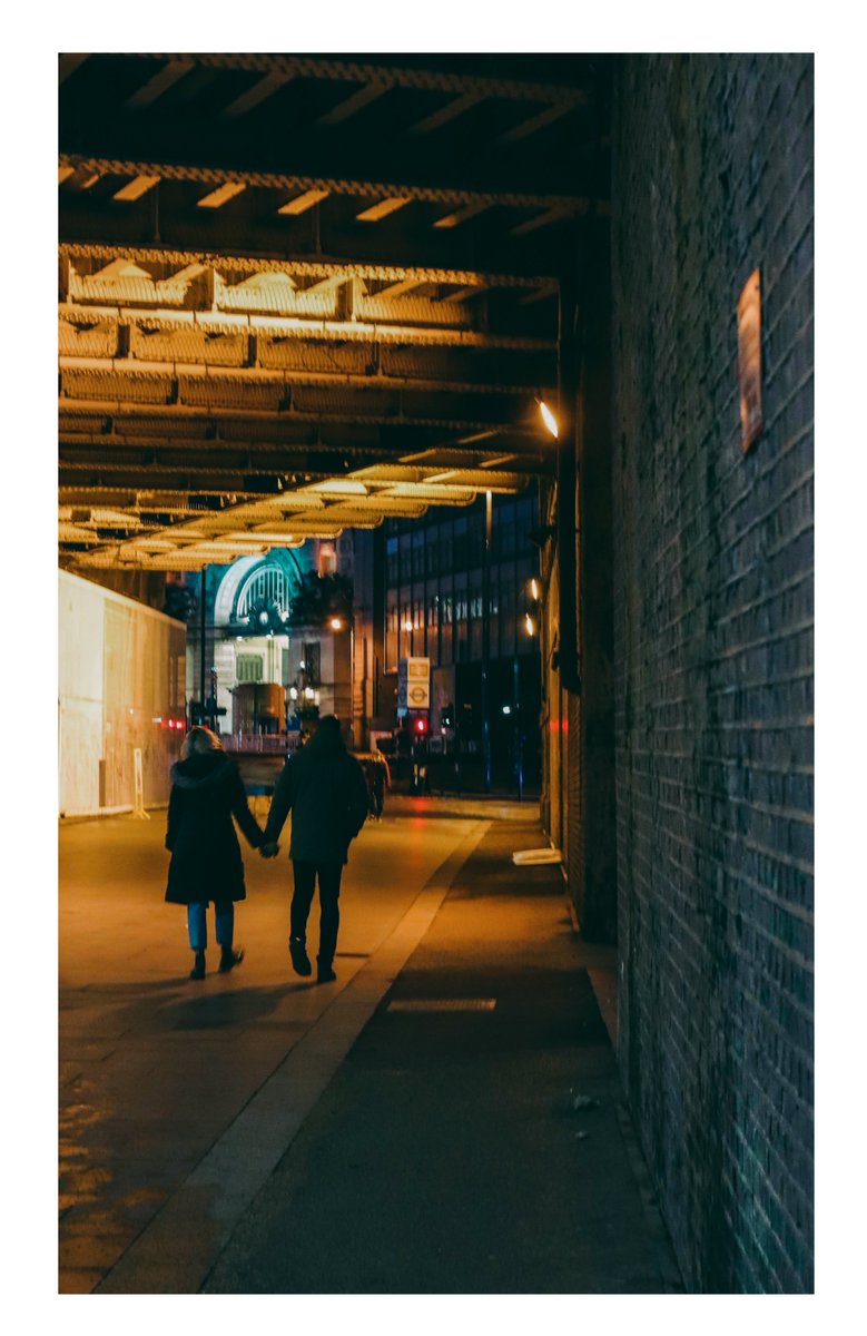 @BraydenCreation Walking together 👫

#london #londonbynight #nightshot 
#streetphotography