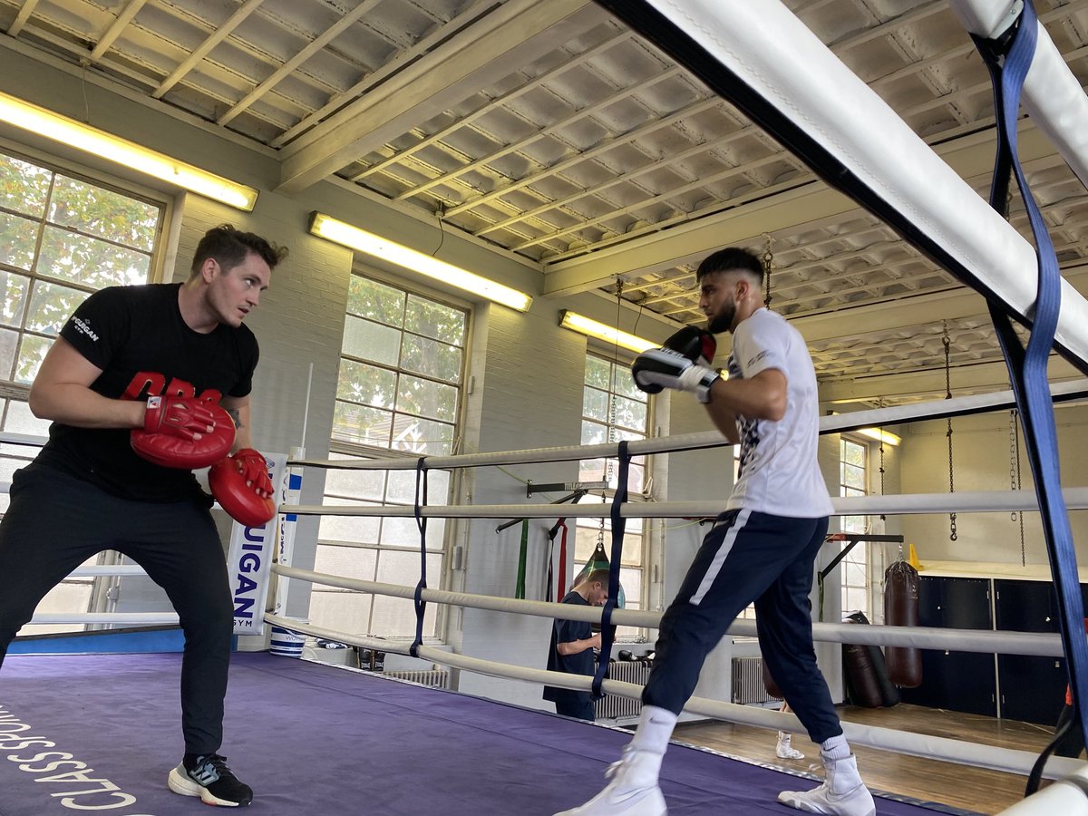 ClonesCyclone's tweet photo. Big Happy 22nd Birthday to ⁦@HassanTheHitman⁩ today. But no rest for the wicked, he was treated to a punishing pad session by ⁦@McGuigans_Gym⁩ and he’ll be doing a 5 mile run this afternoon. Just another day in the life of a professional boxer 👏👏👏🥊🥊🥊 https://t.co/cPQa6mjyNM