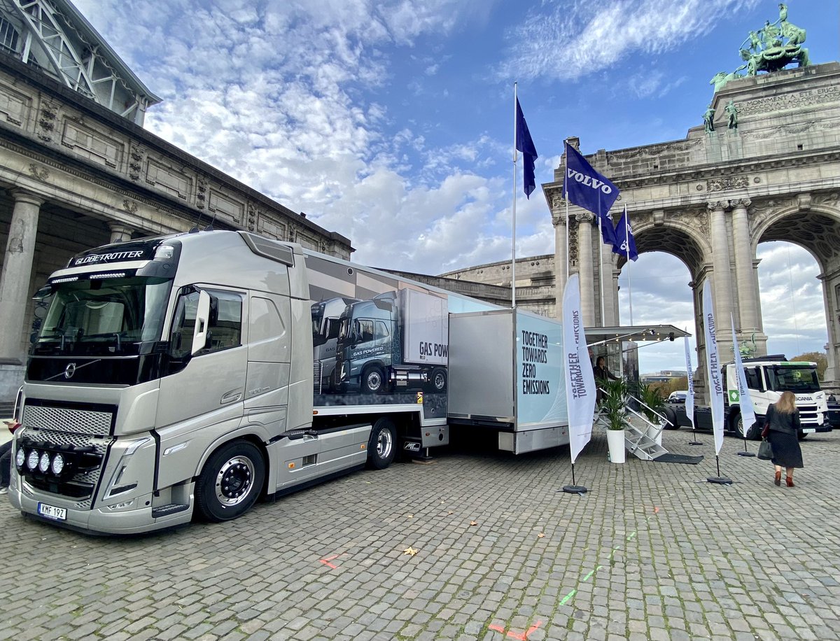 dw_europe's tweet photo. 🌍Amid pledges to go climate-neutral by 2050 and reduce harmful emissions, campaigners are calling for the EU to speed up moves towards electric transport and freight.

🚚Europe’s largest electric truck event is currently taking place in Brussels.
#ECTAroadshow @ECTAlliance https://t.co/wSriTPxwRP