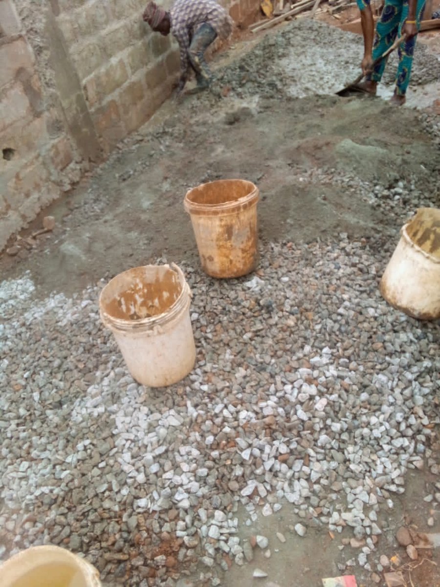 Hkluxryproperty's tweet photo. ๐งOur workers said they are happy working under construction as this is a service to humanity.๐ง
Engage us at #hkluxuryproperties for your construction work..
#luxury #osogbodeveloper #bungalow #house #nigeria #nigeriahomes #lagosdeveloper #abujahomes #construction #realtors https://t.co/SU19DLEeQx