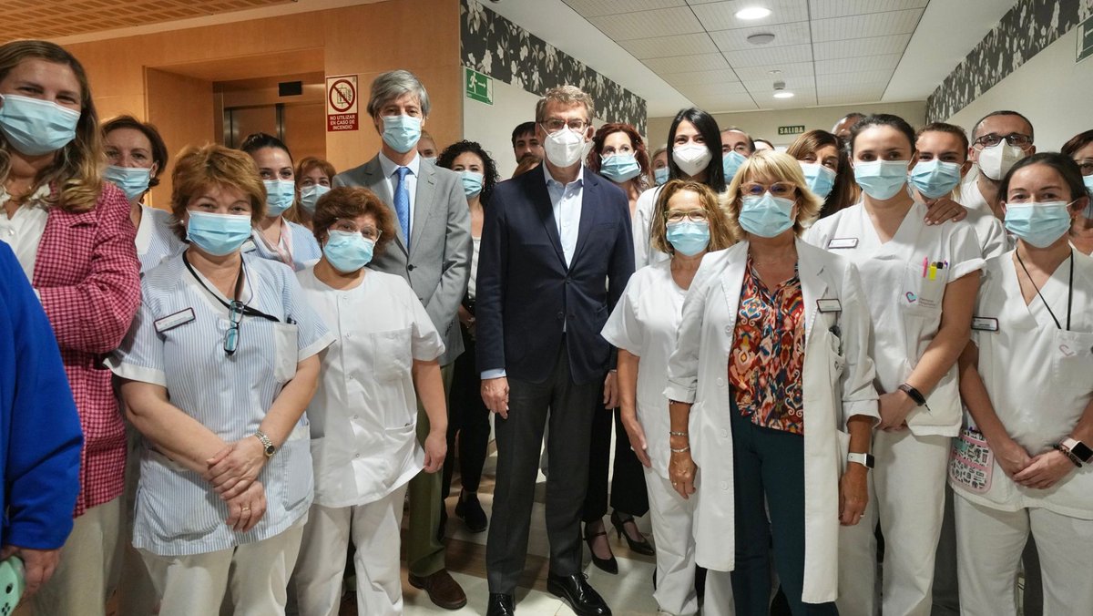 Con nuestro presidente <a href="/NunezFeijoo/">Alberto Núñez Feijóo</a> visitando el Centro Hospitalario Padre Menni en Santander, para conocer de cerca la realidad de las personas con problemas de salud mental.
Tienen mi compromiso: seguir trabajando siempre a su lado por el bienestar de los cántabros.