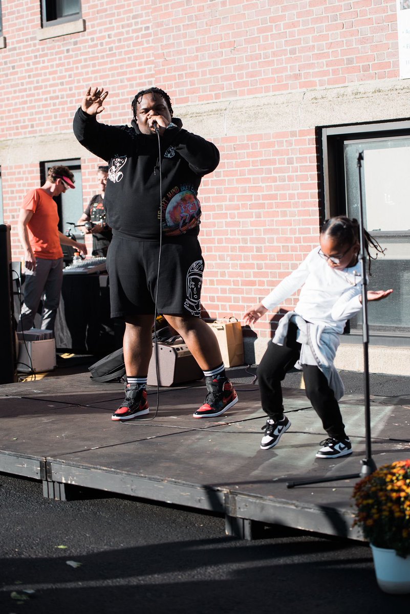 What's a party without music and dancing? Our live performances was such a fun part of the celebration! Thanks to all our guests for bringing their skills to the stage and the dance floor.