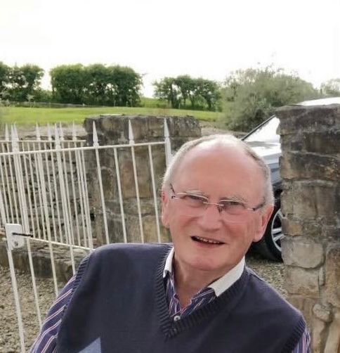 ⚠️MISSING PERSON⚠️
Jim 'Seamie' Carey, Newtown.
Jim is tall, of slim build, wears glasses and is in his 80s &amp; last seen wearing a flat cap, navy jacket, beige trousers and dark coloured shoes.
If you think you saw Jim please contact Nenagh Garda Station on (067) 50450.