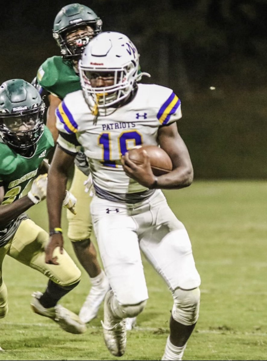 RobStowe4's tweet photo. College Coaches come 👀 our 23 🚾🏈 prospects!
RB @dayshawnlawson1 10 TD’s and 6.3 yards every time he totes it
WR/SAF @williebutts4 9 TD’s on 20 catches, 15.6 per catch
QB @AbeStowe1 1,605 yards passing (6 games) and 24 TD’s
CB @devonng_13 with 10 PBU’s
@BVEvery @RecruitGeorgia https://t.co/TI59dPZHvG