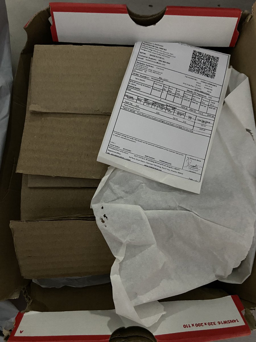 ASaffronist's tweet photo. Without solving my issue @AJIOLife  again send me this message. I'm not satisfied by your service.I'm not recieve the product. You send me papers in box which is shown in 2nd picture. @AJIOLife  I'm not pay for these papers or not donate my money to @AJIOLife . I wants my money https://t.co/0Ri0ovYDJP