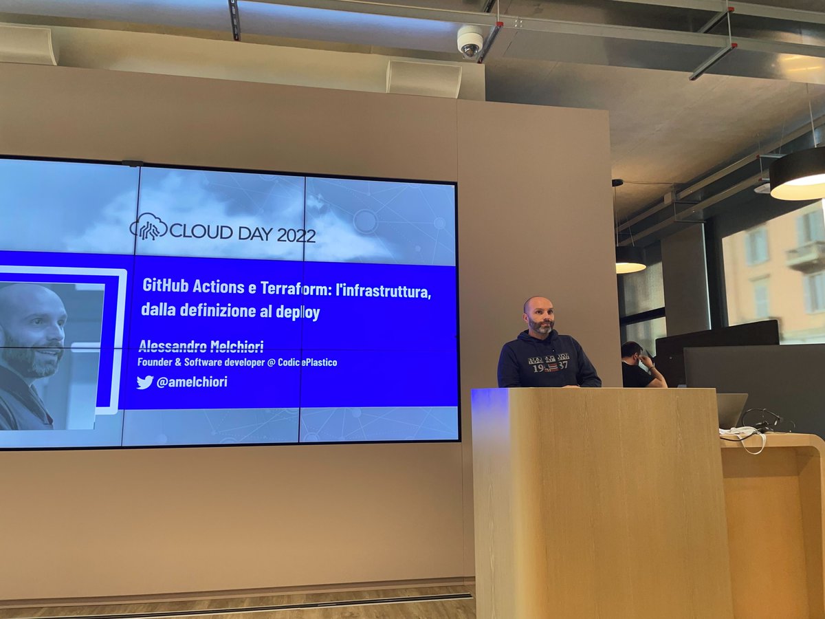 codiceplastico's tweet photo. In diretta dal #CloudDay22 😎 - @ugidotnet @TheCloudChamps https://t.co/Kkb7Ntxllw
