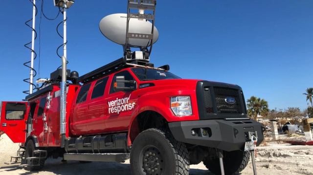 MjFlowski's tweet photo. THOR has joined over 100 assets of Verizon and Verizon Frontline to help aid first responders and public safety agencies in connecting mission-critical data during Hurricane Ian recovery efforts. #VerizonFrontlineTHOR #VTeam https://t.co/5XjYjZDYja https://t.co/nwypAcM37h