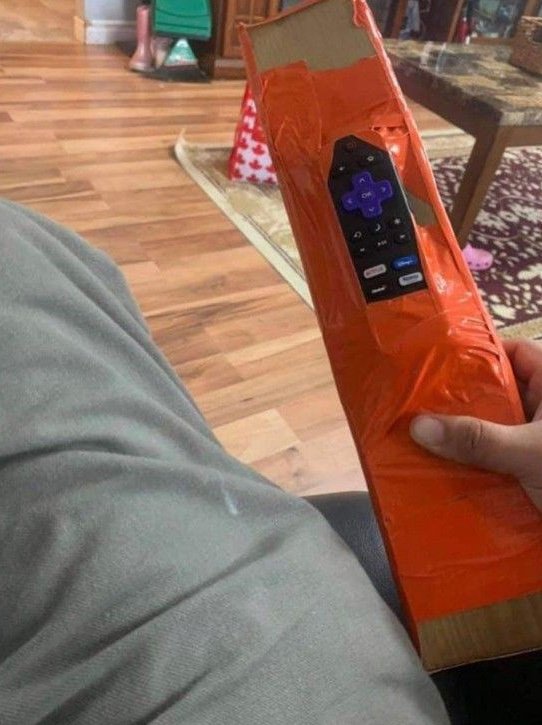 Remacantmiss's tweet photo. After doing this, your Tv remote no fit ever lost 😭🤣 https://t.co/0kNNW52uNw