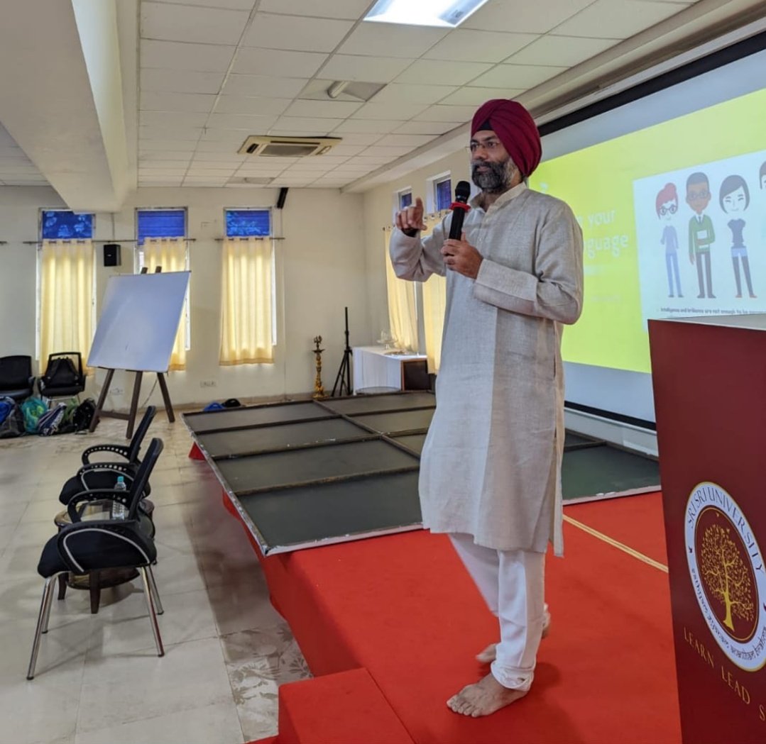 SriSriU's tweet photo. A trip down memory lane. Few glimpses of the Induction program 2022 - YES!+ Workshop &amp; Soft Skills training facilitated by The Art of Living teachers. Alongside the domain knowledge students are also empowered with a focus on their inner growth.

#ThrowbackThursday #LifeatSSU https://t.co/SSfoiQfexU