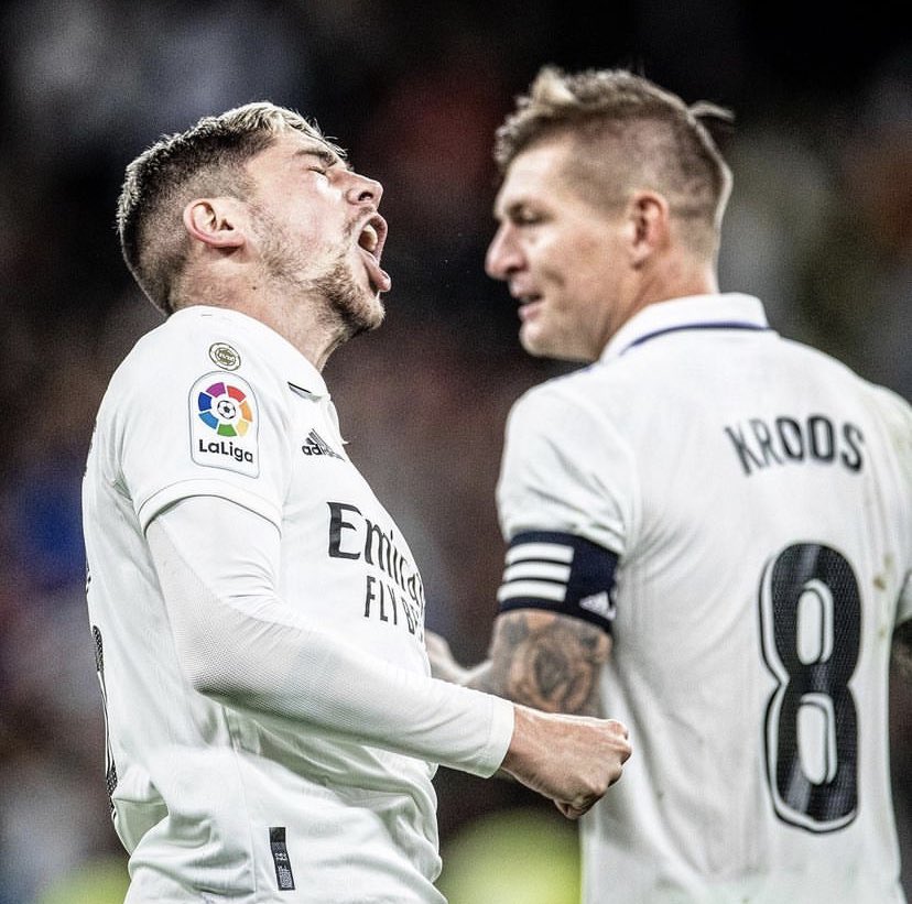 MadridXtra's tweet photo. 🎙| Toni Kroos on his podcast:

“I’m a huge fan of Federico Valverde. He is gaining more and more confidence. If he remains on this path, he will be a world class player for the next decade at Real Madrid.” https://t.co/PmCfNjxFMn