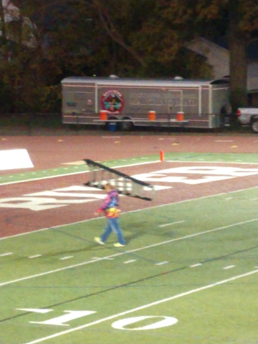 BandHam1's tweet photo. #RrBandHam #LadderCam from last Friday's game.
#LikeABoss right down the field to the end zone! https://t.co/zXpxHcfOJt