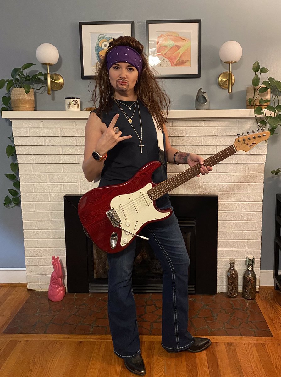 Ain’t lookin’ for nothin’ but a good time on Throwback Thursday. #bhshoco <a href="/BburgHSBruins/">Blacksburg High</a> <a href="/Bruins_SCA/">BHS Student Council</a>