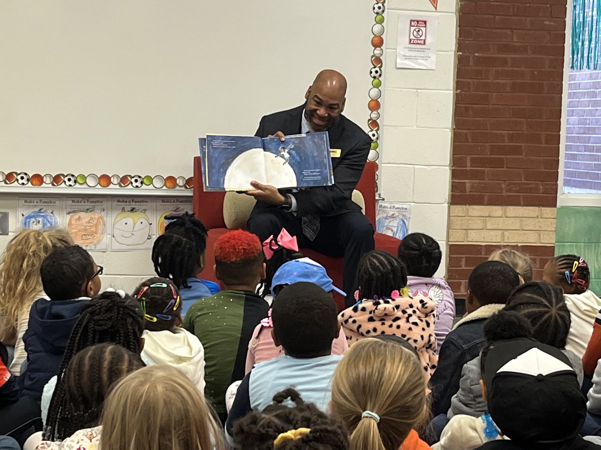 So excited to have Region 4 Assistant Superintendent Mr Mattox read to our Kindergarten classes on Read for the Record Day! Nigel and the Moon was a wonderful story! #ReadfortheRecord #BESBobcats