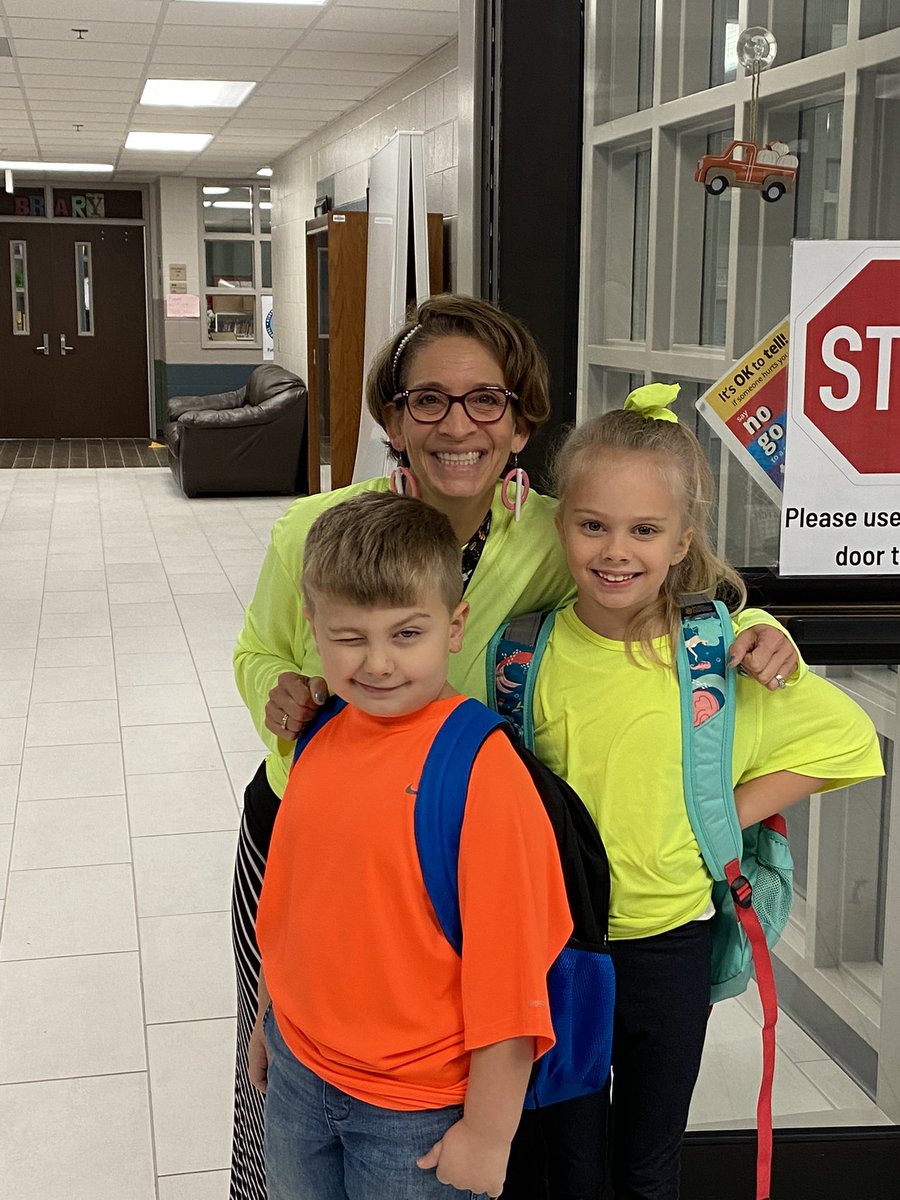 Shine Bright and be Drug Free. #RedRibbonWeek <a href="/HumbleISD_BBE/">Bear Branch Elem</a> <a href="/MyraHerbst/">Myra Herbst</a>